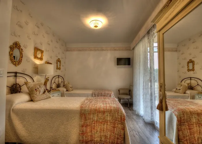 La Ermita De Los Llanos * 아레나스 데 산 페드로